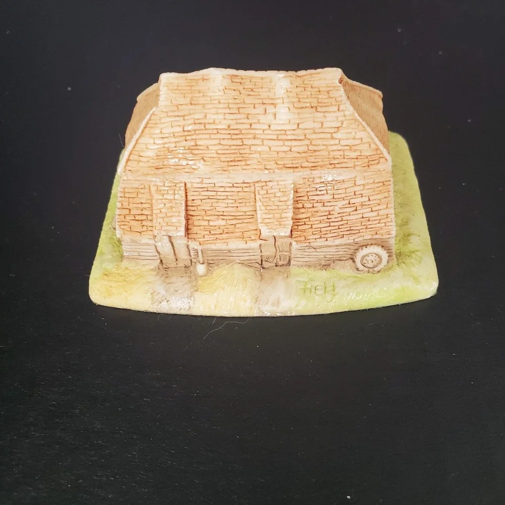 The‎ Village Collection Trinket Box UK Brown Farm Barn W/ Removable Roof Lid